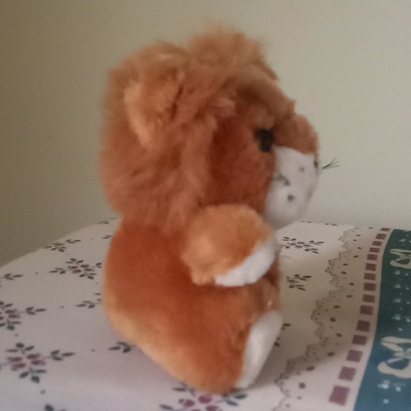 Adorable Lion Plush Toy - Picture 2 of 4